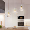 Kronleuchter aus Glasflaschen