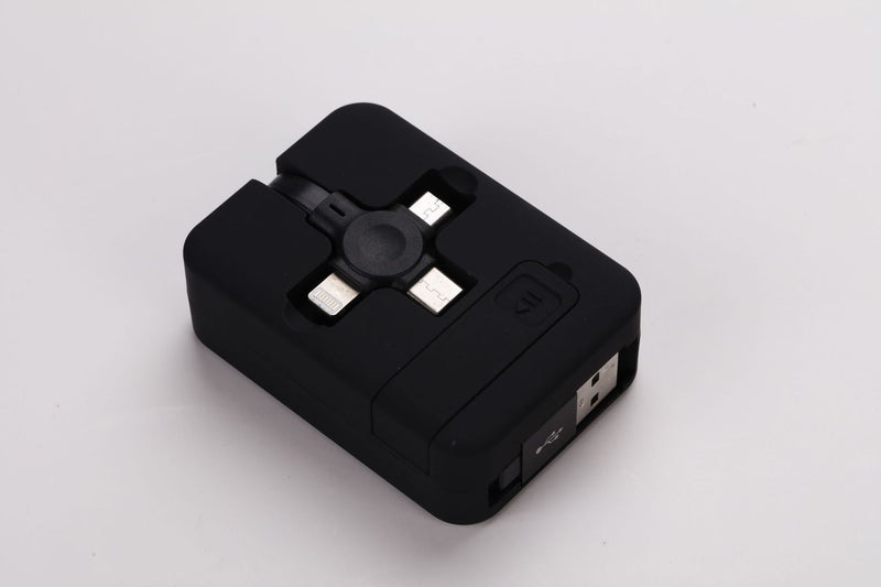 Le câble de données trois en un