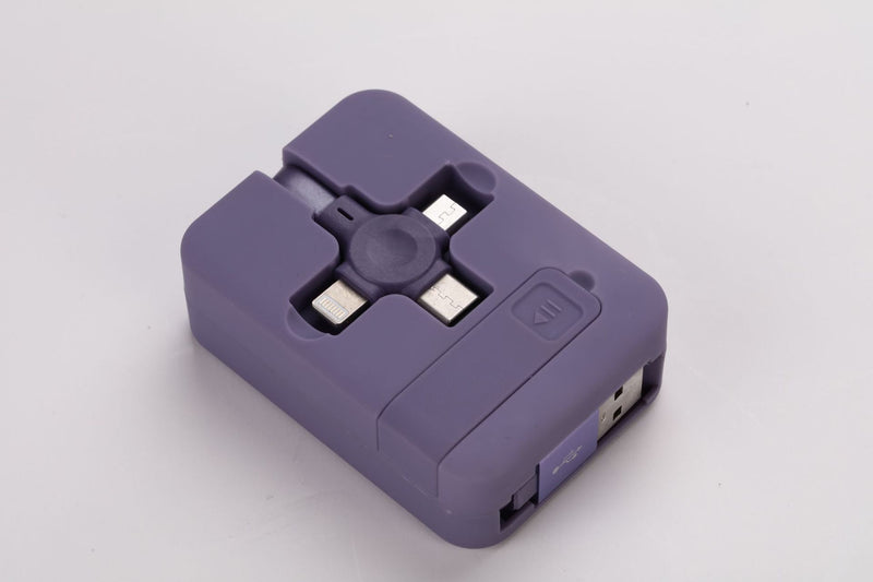 Le câble de données trois en un