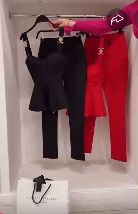 Tief ausgeschnittener, taillierter Camisole-Top-Strumpfhosen-Modeanzug