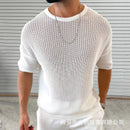 Dünnes Oberteil mit hohlem Rundhalsausschnitt und kurzen Ärmeln