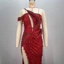 Luxuriöses, sexy Kleid mit Cut-Outs an den Schultern und hohem Schlitz in Ruby